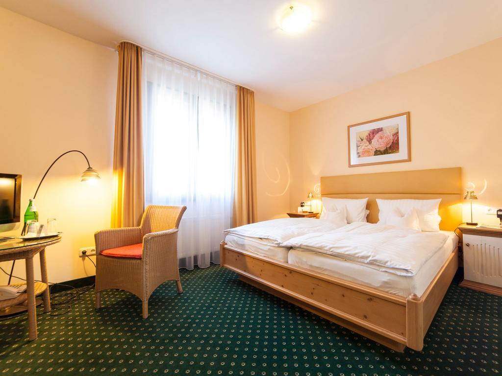 Landhotel Der Schwallenhof Bad Driburg Pokoj fotografie